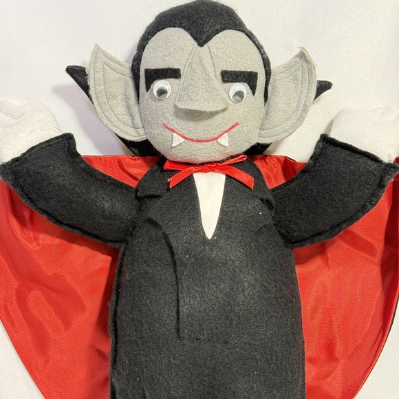 Vintage‎ Handmade Halloween Black Grey Vampire With Cape Door Decoration - Picture 2 of 4